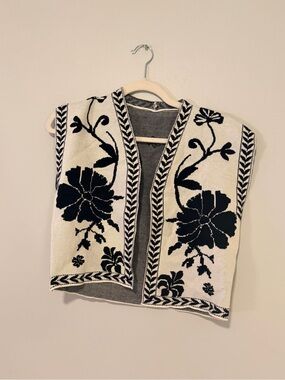 Black and Cream Floral Open-Front Sweater Vest